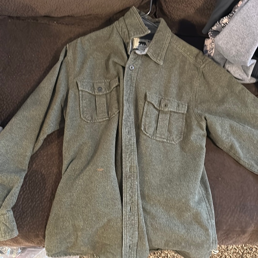 Dakota Grizzley. Size Large thicker button up.